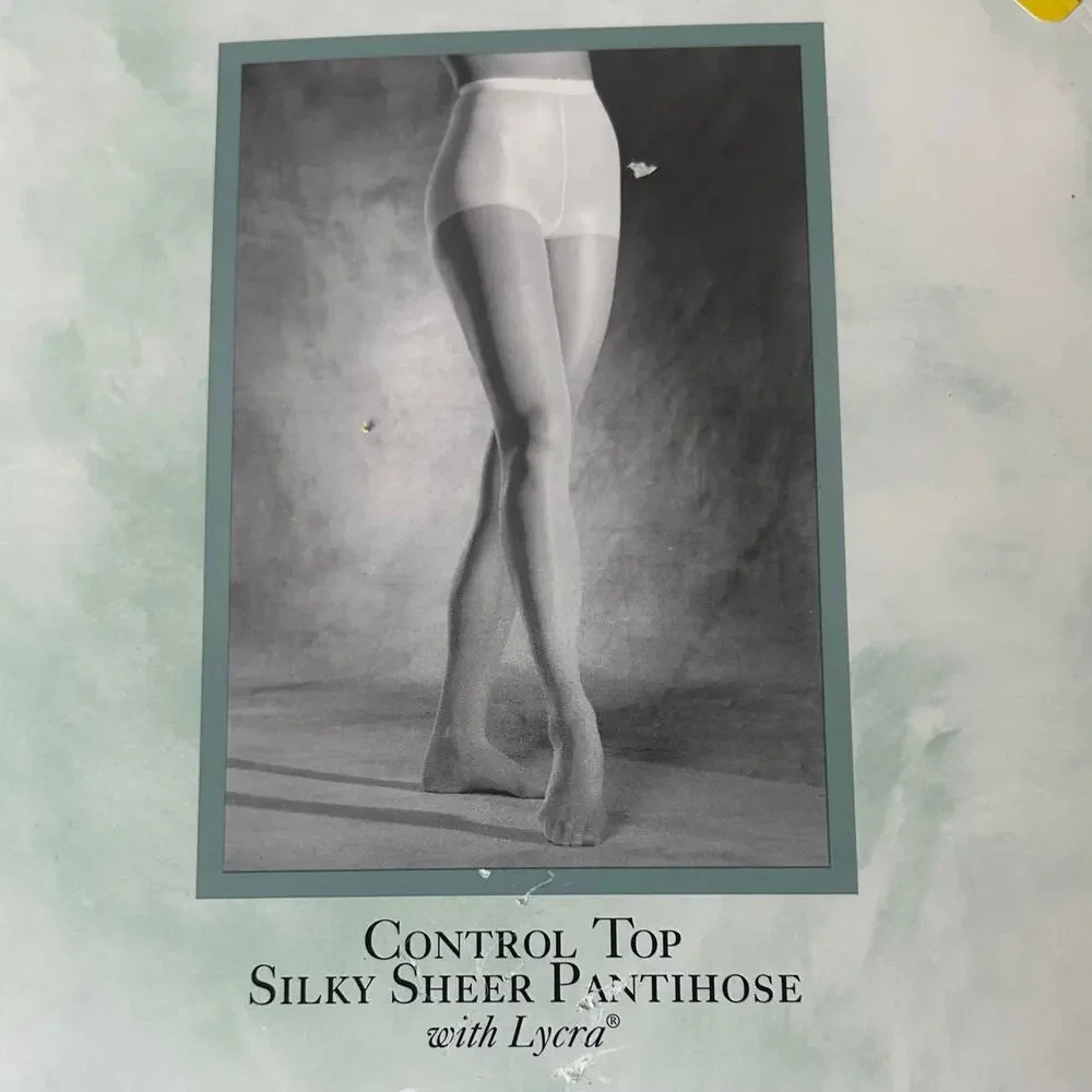 Vintage JCPenney Sheer Caress Silky Sheer new pantyhose navy blue Queen short